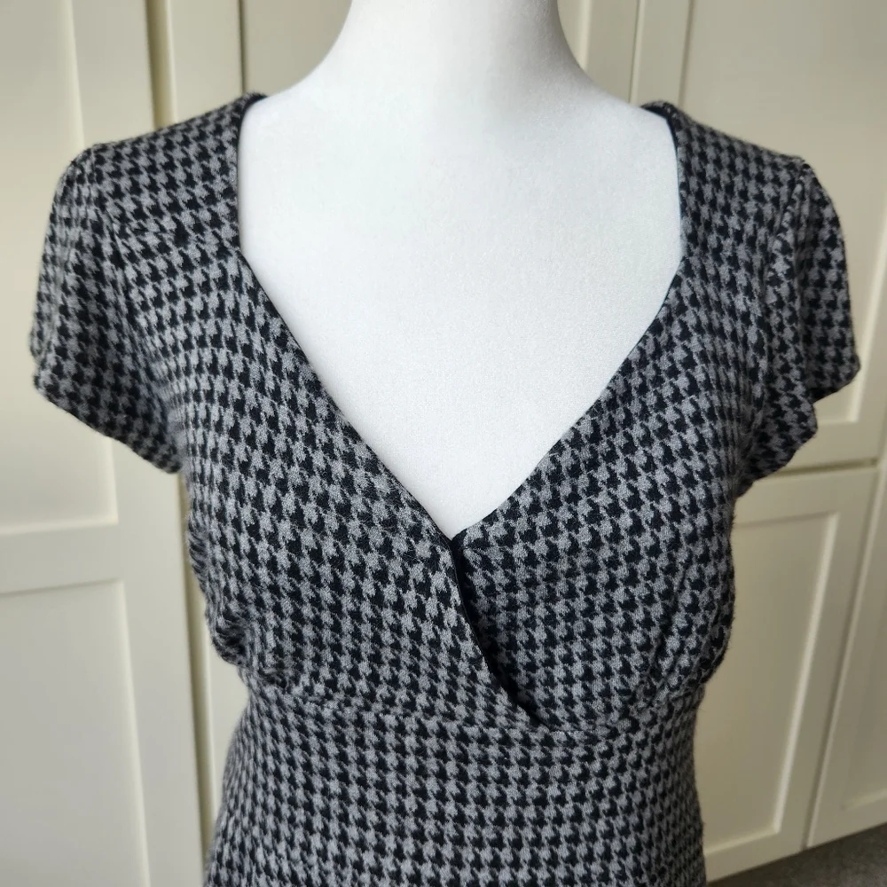Banana Republic Houndstooth Checkered Dress Black Gray Short Sleeves Medium - Picture 4 of 14